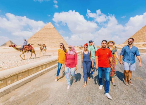 Full-day tour of Cairo and Giza in a small group by minibus.