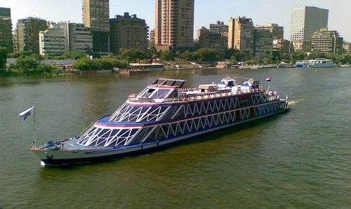 From Cairo: Evening Nile cruise with dinner